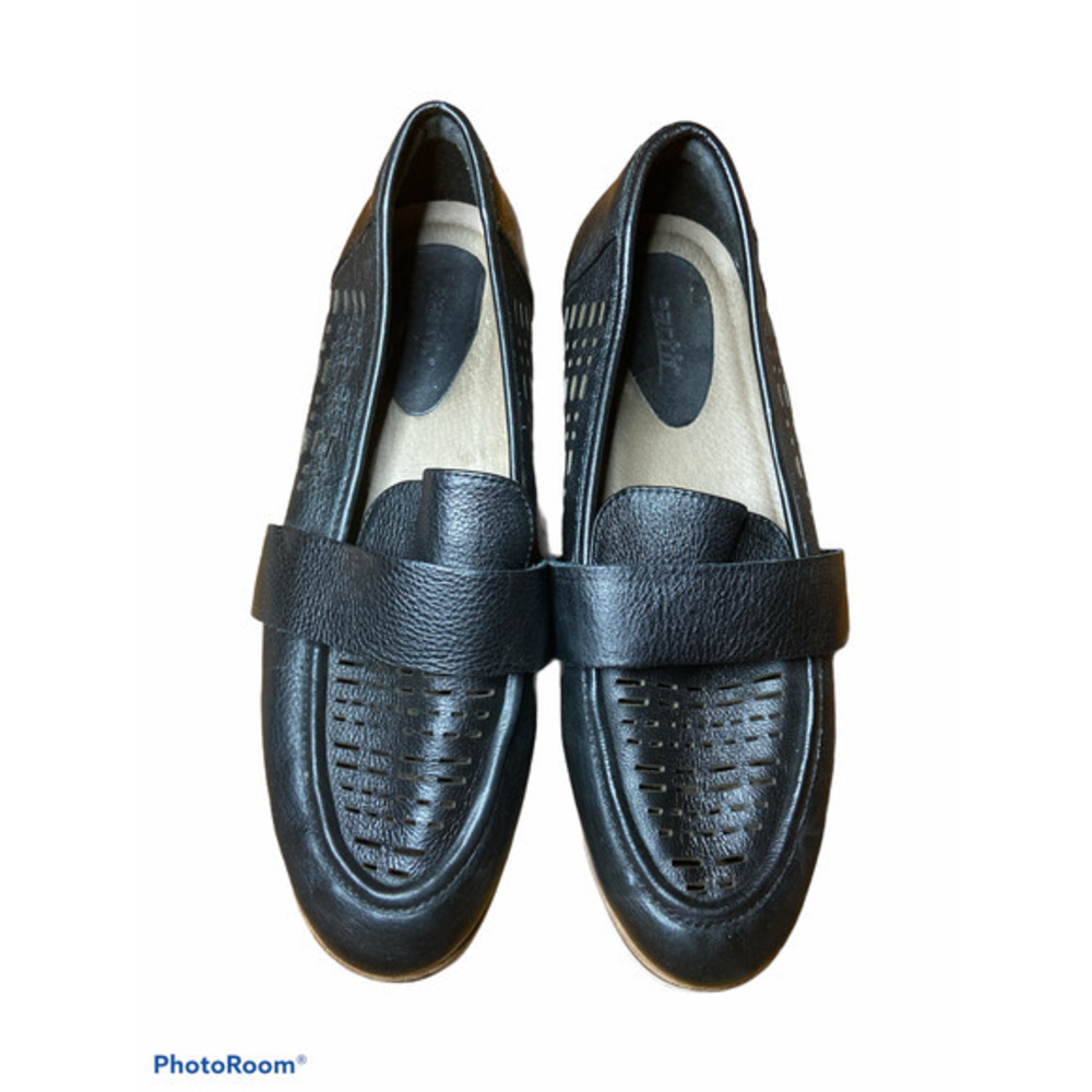Earth Black Flats Loafers Leather uppers Size 9B